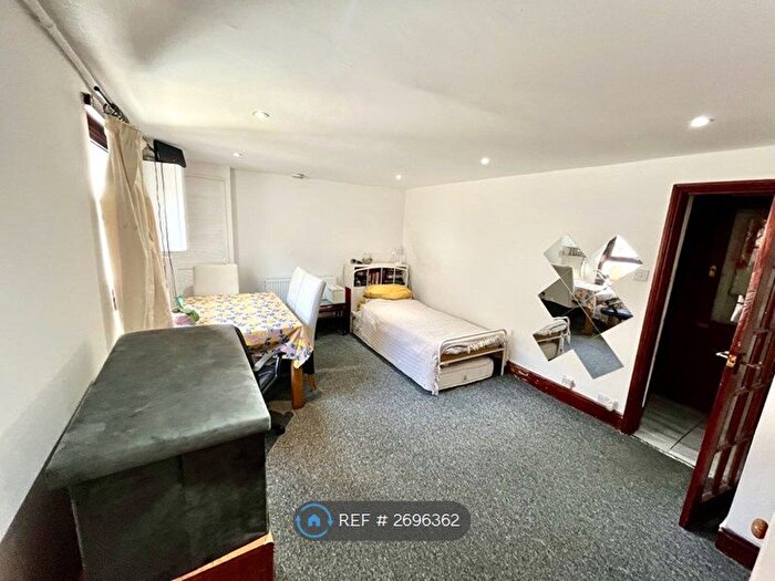 1 Bedroom Flat To Rent In Zinzan Street, Reading, RG1
