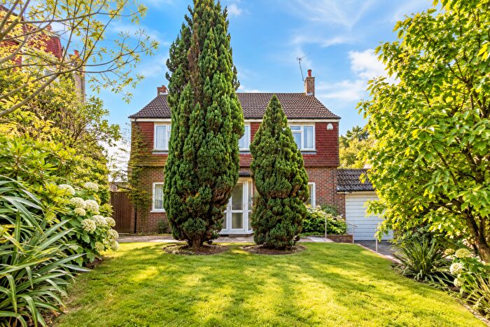4 Bedroom Detached House For Sale In Coombe Road, Croydon, CR0