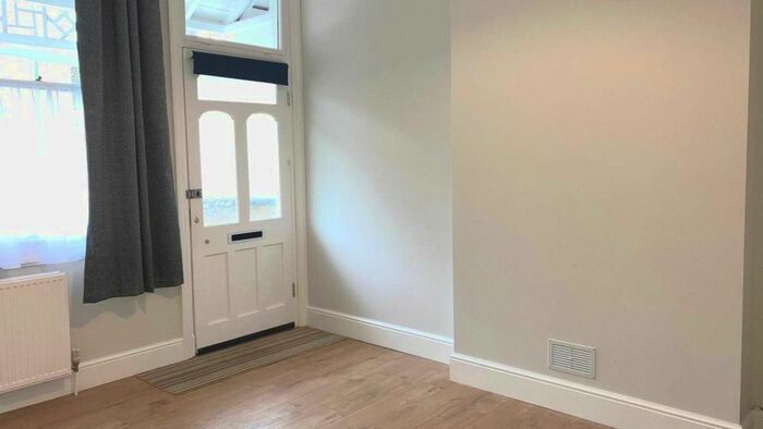 1 Bedroom Flat To Rent In Birkbeck Road, London, N12