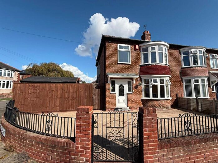 3 Bedroom Semi-Detached House For Sale In Whitwell Road, Darlington, DL1