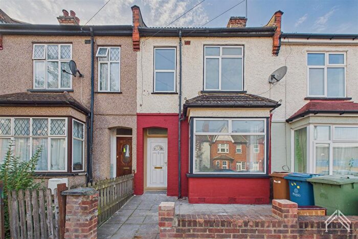 4 Bedroom Property To Rent In Rosslyn Crescent, Harrow, HA1