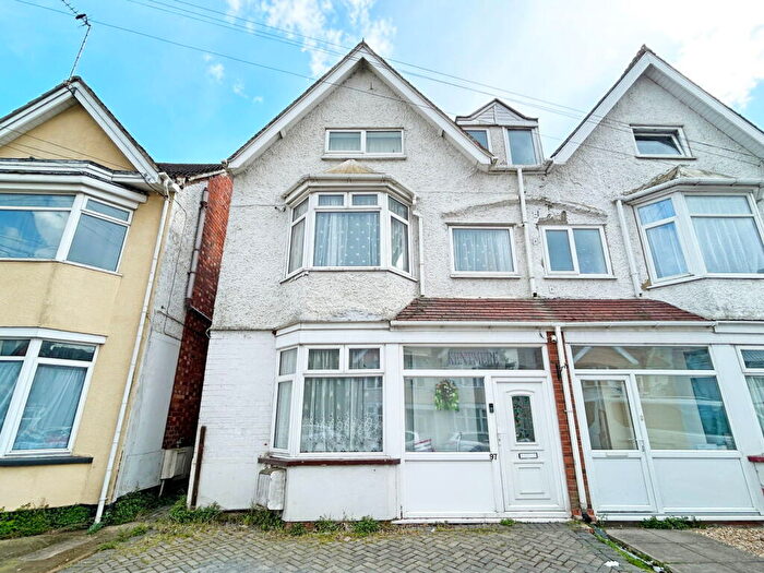 8 Bedroom Semi-Detached House For Sale In Drummond Road, Skegness, Lincolnshire, PE25