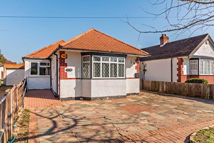 3 Bedroom Bungalow To Rent In Woodford Crescent, HA5
