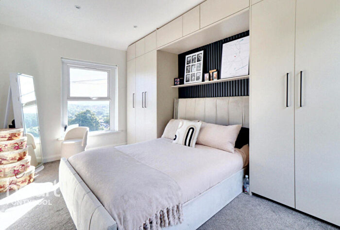 2 Bedroom Semi-Detached House For Sale In Chapel Road, Pontypool, NP4