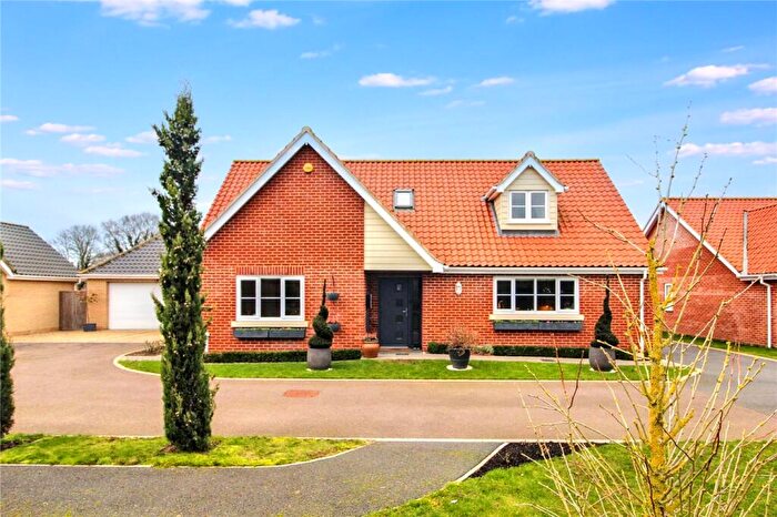 4 Bedroom Bungalow For Sale In Western Close, Stoke Holy Cross, Norwich, Norfolk, NR14
