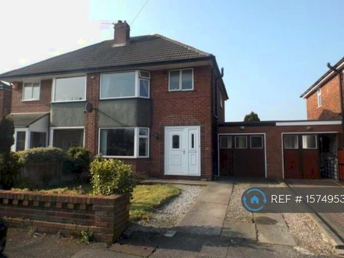 3 Bedroom Semi-Detached House To Rent In Sandringham Avenue, Leyland, PR25