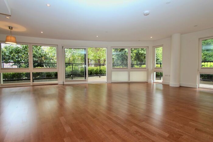 2 Bedroom Flat To Rent In Henry Macaulay Avenue, Kingston Upon Thames, KT2