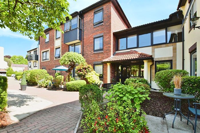 1 Bedroom Flat For Sale In Mere Court, Knutsford, WA16