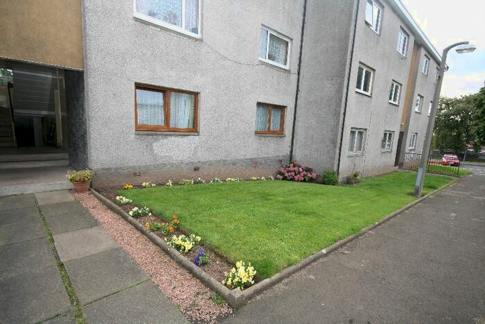 2 Bedroom Flat To Rent In Earn Crescent, Menzieshill, Dundee, DD2