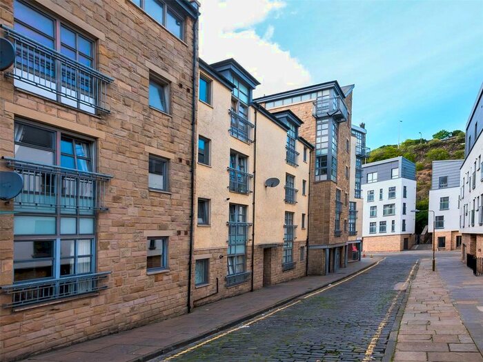 2 Bedroom Flat To Rent In Old Tolbooth Wynd, Edinburgh, EH8