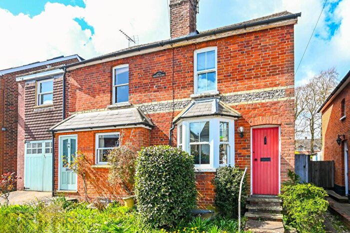 3 Bedroom Cottage For Sale In Down Road, Merrow, Guildford, GU1