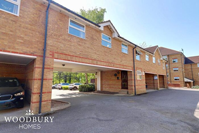 1 Bedroom Flat For Sale In Cassis Court, Chigwell Lane, Loughton, IG10