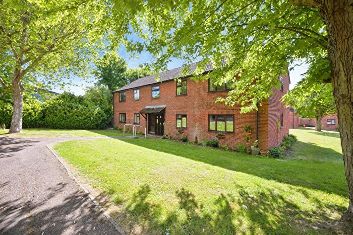 2 Bedroom Maisonette For Sale In Dellfield, Wadesmill, Ware, SG12