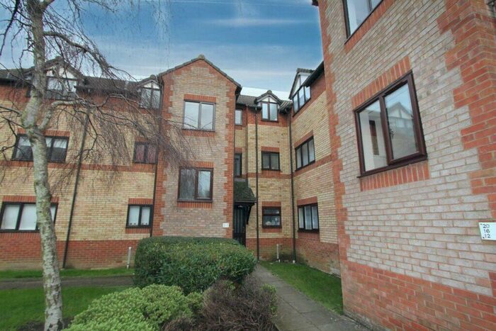 2 Bedroom Apartment To Rent In Longworth Close, Banbury, Oxon, OX16