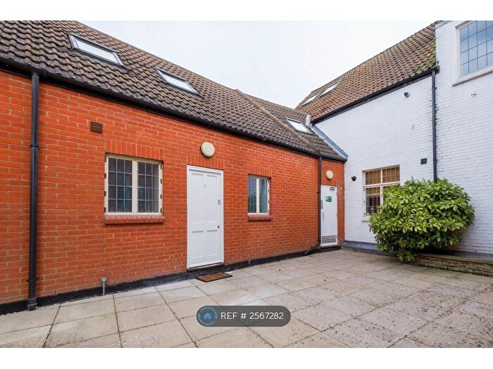 2 Bedroom Flat To Rent In Russell Hill Place, Purley, CR8