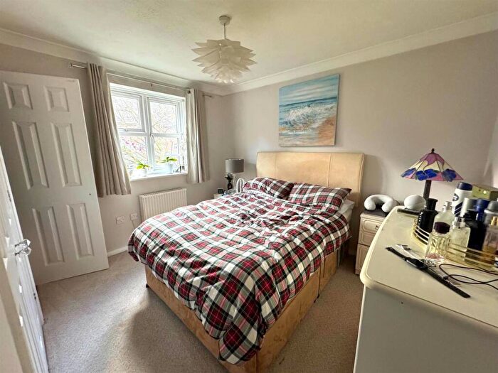 2 Bedroom Flat For Sale In Hudson Close, Eastbourne, BN23