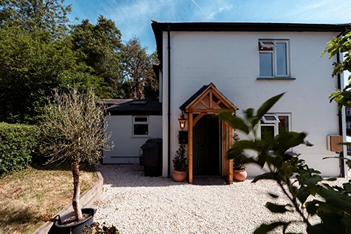 3 Bedroom Cottage For Sale In Harris Lane, Shenley, Radlett, Hertfordshire, WD7