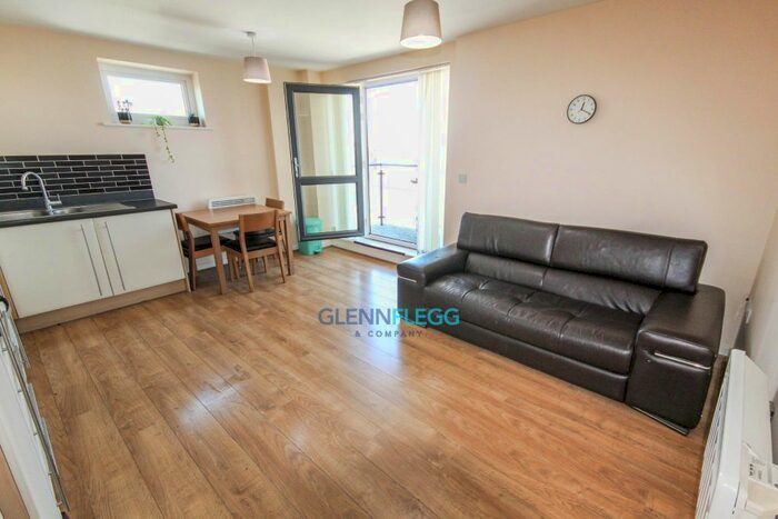 2 Bedroom Flat To Rent In Grays Place, Slough, SL2