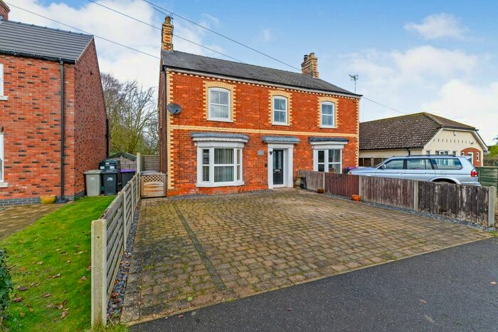 2 Bedroom Semi-Detached House For Sale In Sea Dyke Way, Marshchapel, Grimsby, Lincolnshire, DN36