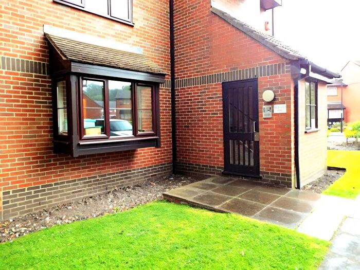 1 Bedroom Flat To Rent In Gladbeck Way, Enfield, EN2