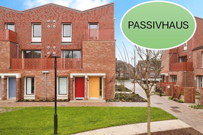 1 Bedroom Flat For Sale In Duncombe Square, Burton Stone Lane, York, YO30