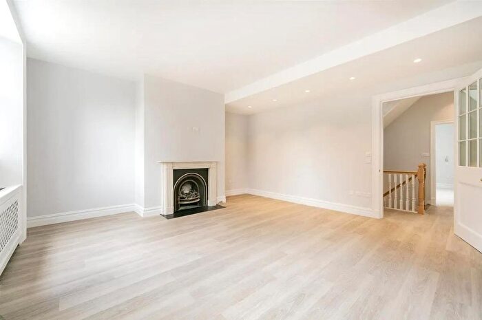 3 Bedroom Terraced House To Rent In Relton Mews, Knightsbridge, London, SW7