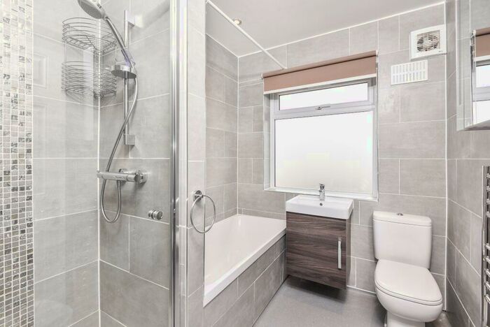 2 Bedroom Flat To Rent In Montrose Road, Harrow, HA3