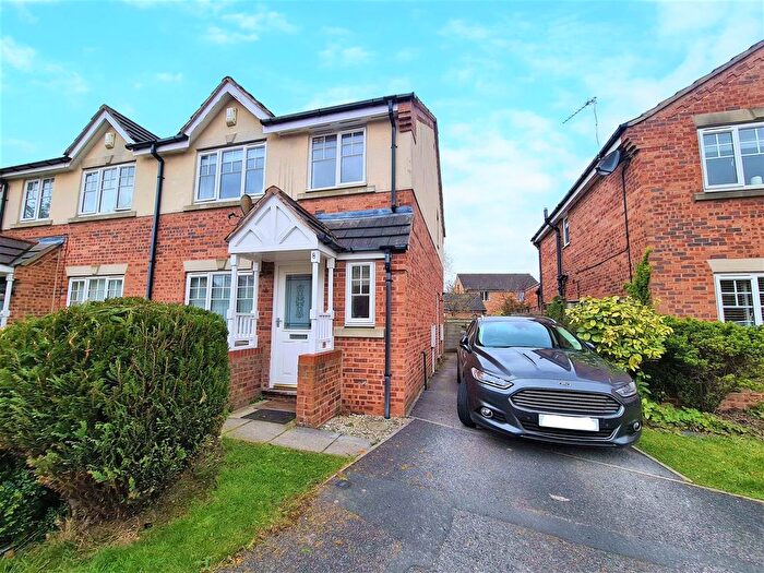 3 Bedroom Semi Detached House For Sale In Minchin Close, York, YO30