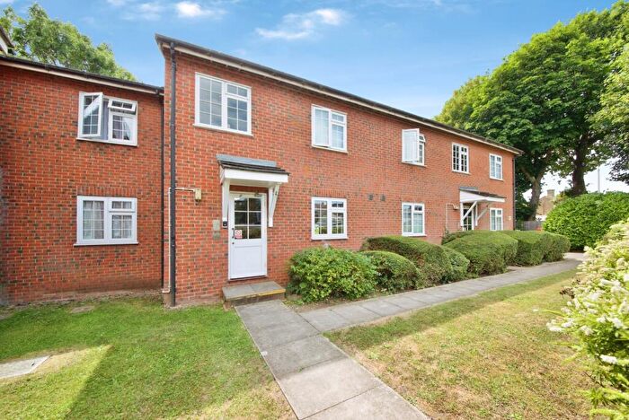 1 Bedroom Flat For Sale In Barkwood Close, Romford, RM7