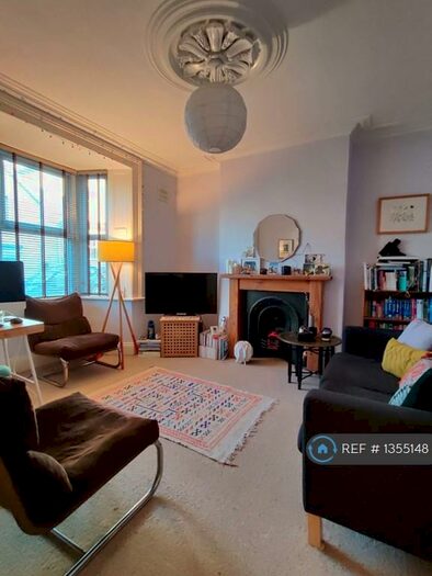 2 Bedroom Maisonette To Rent In Park Street, Bristol, BS4