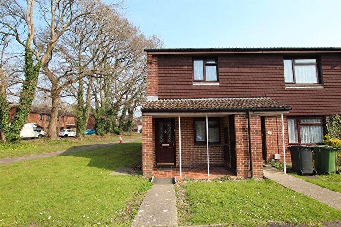 2 Bedroom Maisonette To Rent In Stag Close, Bishopstoke, Eastleigh, SO50