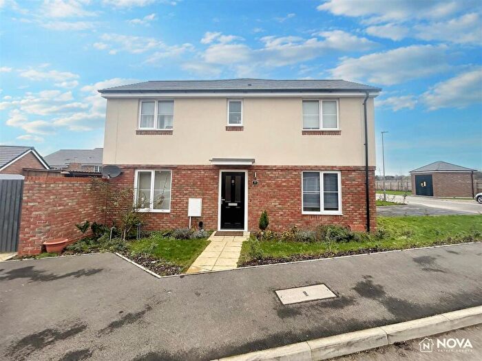 3 Bedroom House To Rent In Lynchets Road, Luton, LU2