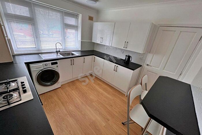 3 Bedroom Maisonette To Rent In Firs Farm Drive, Hodge Hill, Birmingham, B36