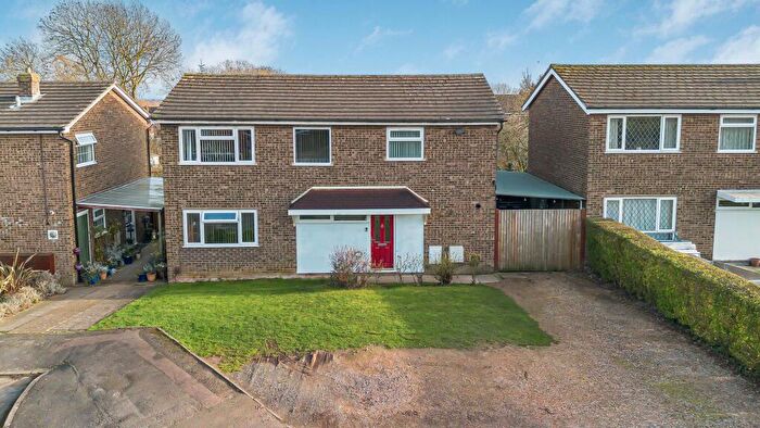 4 Bedroom Detached House For Sale In Florida Avenue, Hartford, Huntingdon., PE29