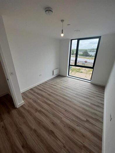 2 Bedroom Flat To Rent In Chevette Court, Luton, LU2