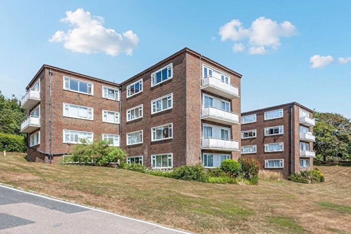 2 Bedroom Flat For Sale In Dyke Road Avenue, Hove, BN3
