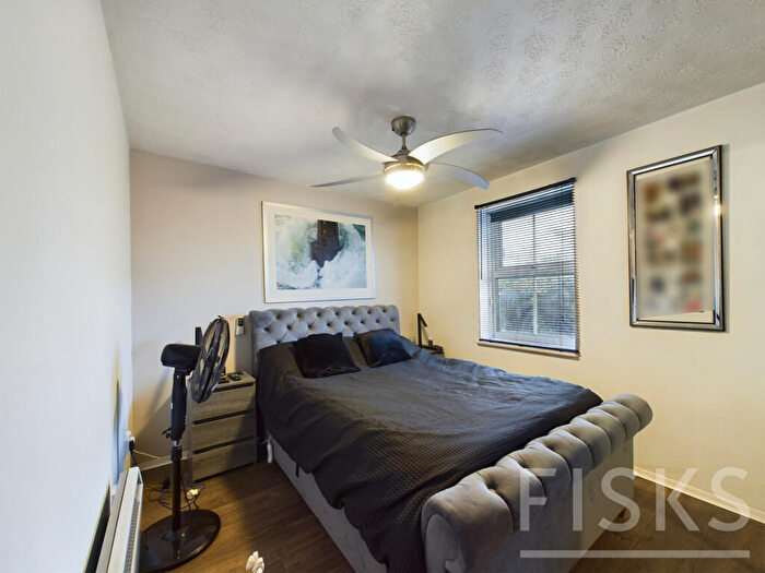 2 Bedroom Block Of Apartments For Sale In London Road, Benfleet, SS7