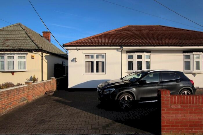 3 Bedroom Semi-Detached Bungalow To Rent In Stanley Road North, Rainham, Havering, London, RM13
