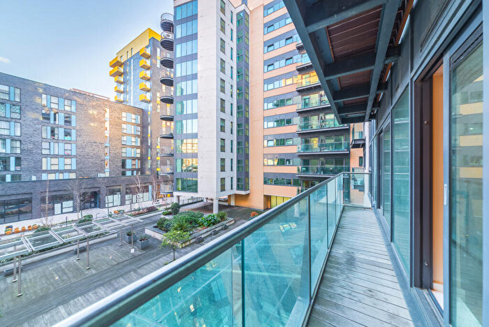 1 Bedroom Apartment To Rent In Millharbour, London, E14