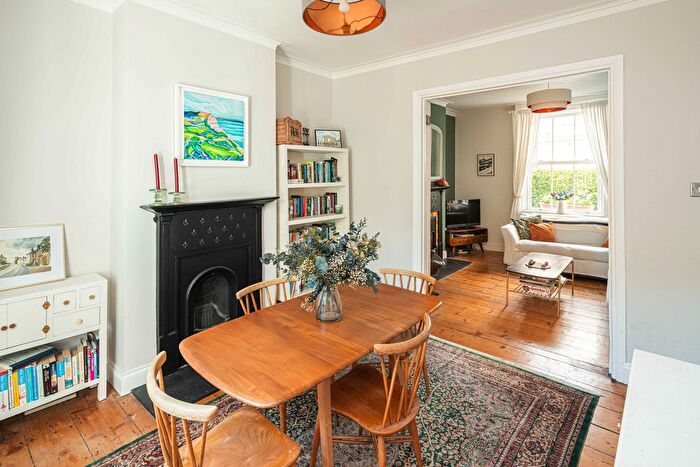 3 Bedroom Terraced House For Sale In Kenbury Street, London, SE5