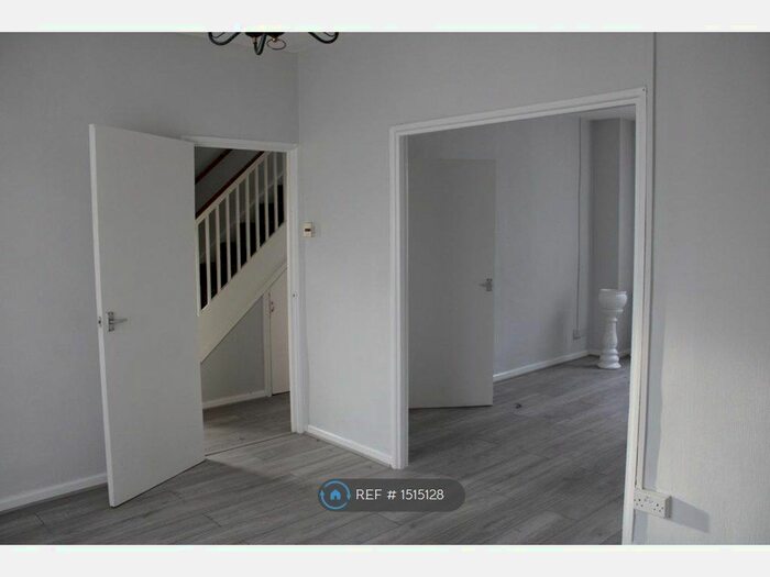 2 Bedroom End Of Terrace House To Rent In Henningham Road, London, N17