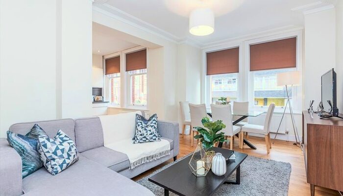 3 Bedroom Flat To Rent In Hamlet Gardens, London, W6