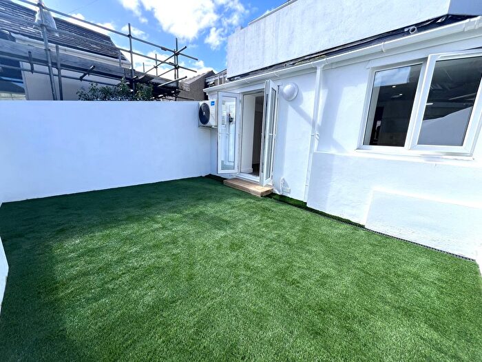 2 Bedroom Flat To Rent In Healy Place, Stoke, Plymouth, PL2