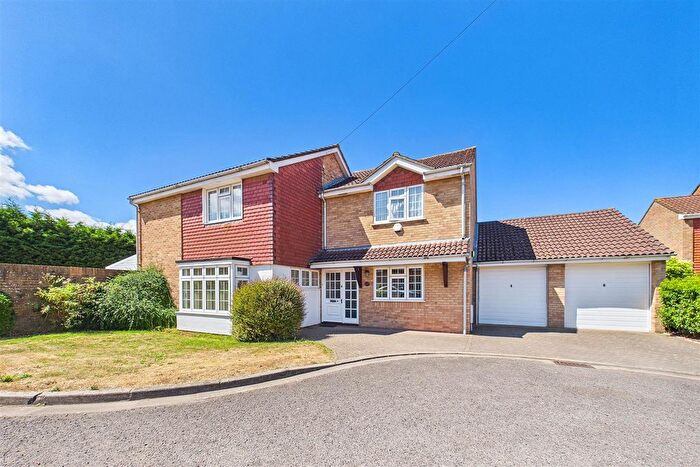 4 Bedroom Detached House For Sale In Braikenridge Close, Clevedon, BS21