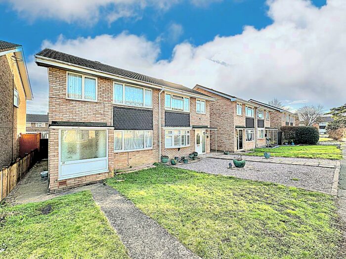 3 Bedroom Semi-Detached House To Rent In Lilac Walk Bedford, MK42