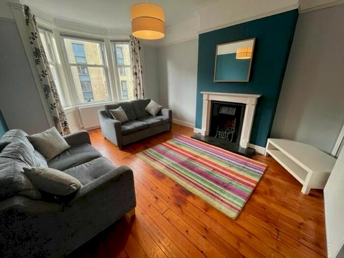 2 Bedroom Flat To Rent In Windsor Place, Edinburgh EH15