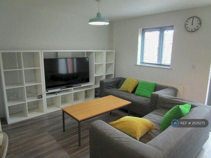 6 Bedroom End Of Terrace House To Rent In Allington Avenue, Nottingham, NG7