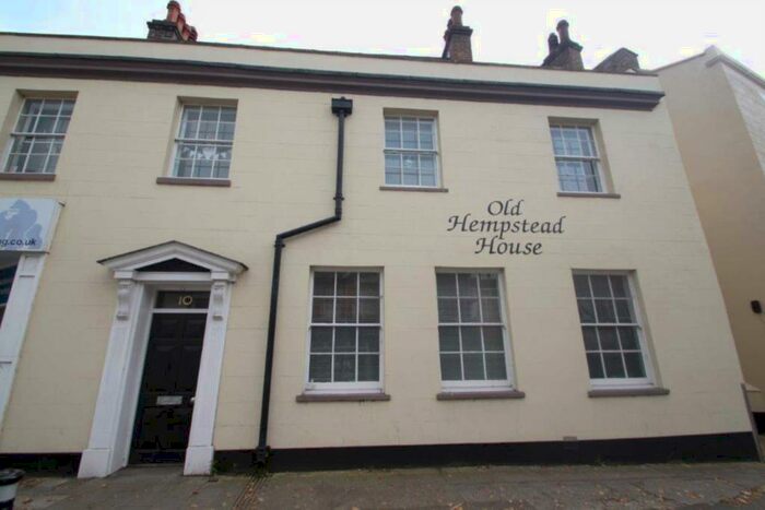 2 Bedroom Apartment To Rent In Queensway, Old Town, HP1