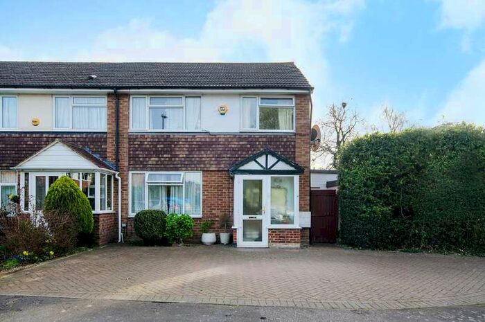 3 Bedroom End Of Terrace House To Rent In Fontwell Close, Harrow Weald, HA3