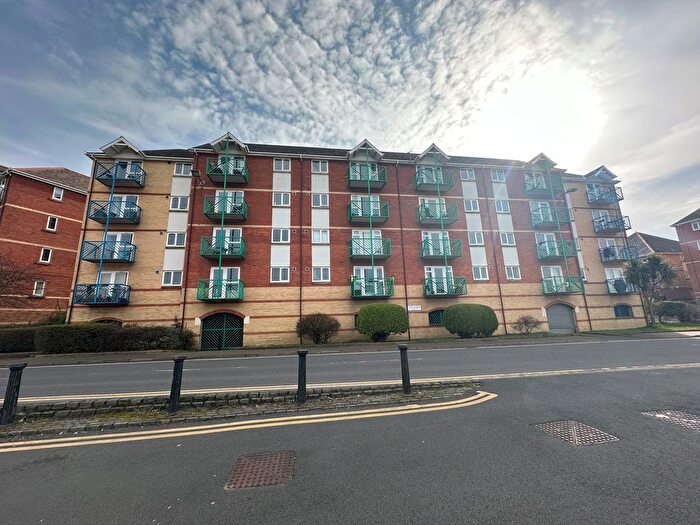 2 Bedroom Flat To Rent In Trawler Road, Swansea, SA1